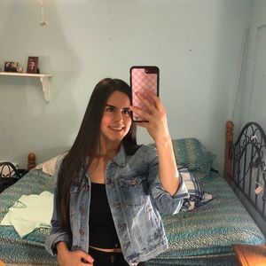 Meet your Posher, Thalia